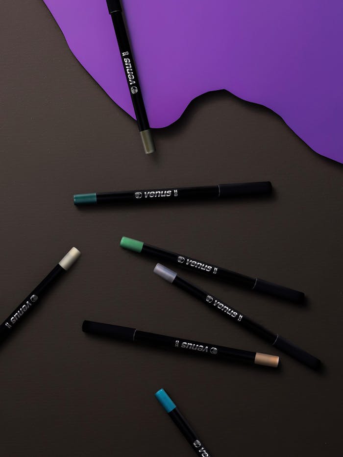 Assorted-colored Venus Eyeliners